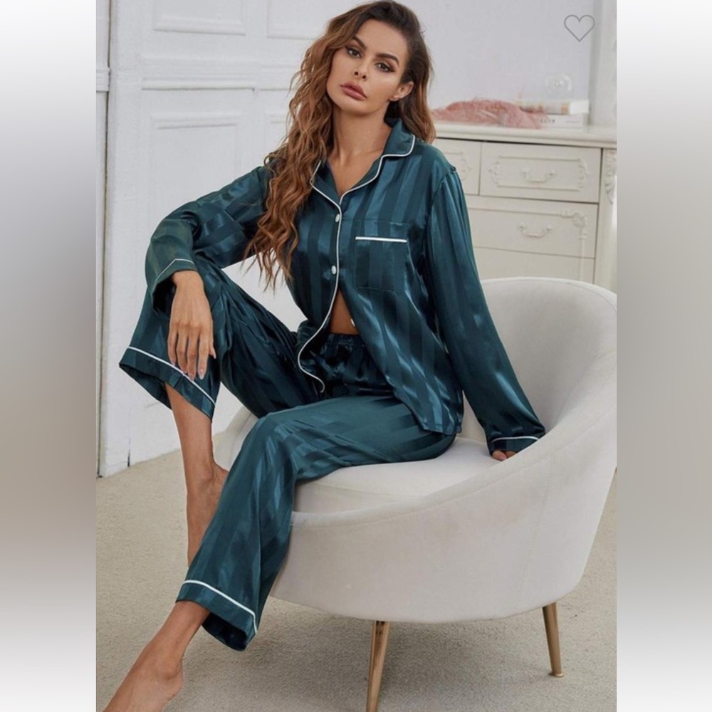 #34 EMERALD GREEN SATIN SILK PJ SET